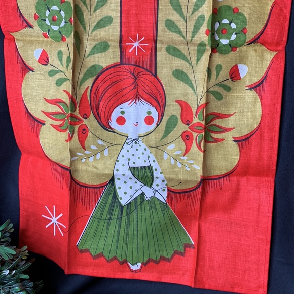 Vintage 1960s red Fallini and Cohn Christmas Angel linen tea towel - Picture 3 of 12